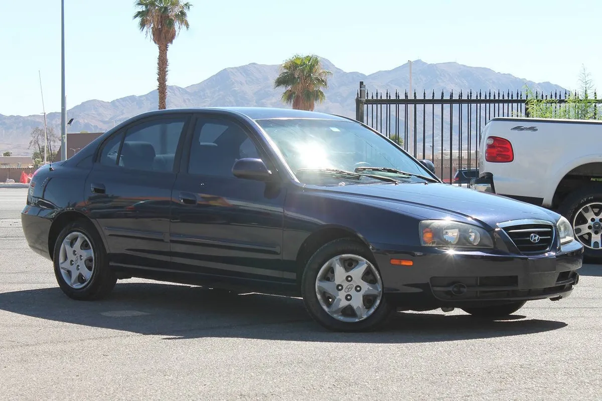 2005 Hyundai Elantra GLS 4dr Sedan