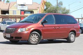 2007 Chrysler Town and Country photo 3