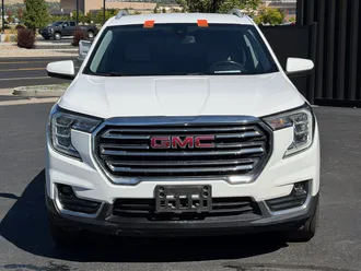 2022 GMC Terrain photo 2
