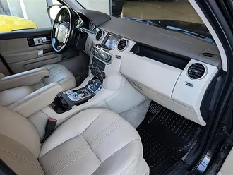 2016 Land Rover LR4 HSE photo 4