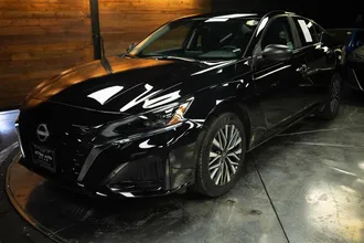 2025 NISSAN ALTIMA photo 2