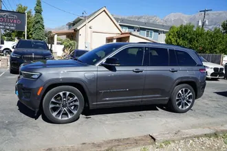 2023 Jeep Grand Cherokee 4xe photo 2