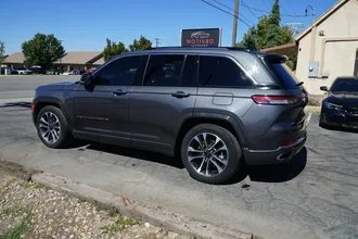 2023 Jeep Grand Cherokee 4xe photo 5