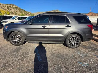 2018 Ford Explorer photo 3