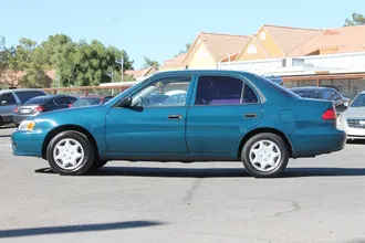 2002 Toyota Corolla photo 4