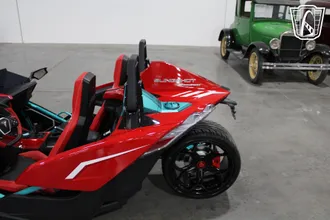 2025 Polaris Slingshot photo 4