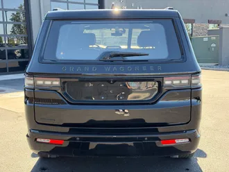 2023 Jeep Grand Wagoneer photo 5
