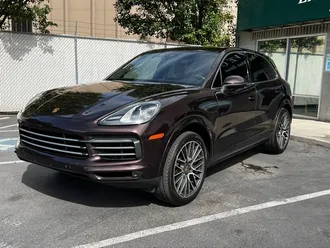 2020 Porsche Cayenne photo 3