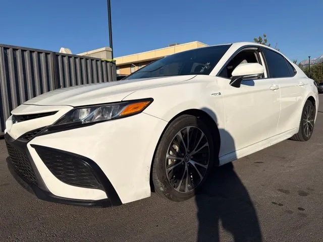 2019 Toyota Camry Hybrid SE