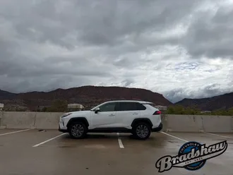 2024 Toyota RAV4 Hybrid photo 4