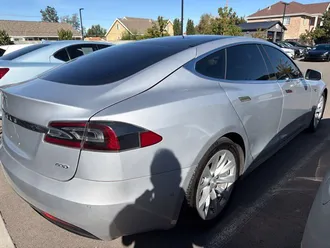 2016 Tesla Model S photo 2
