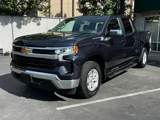 2023 Chevrolet Silverado 1500 LT photo 3