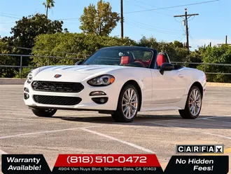 2017 FIAT 124 Spider Lusso photo 3