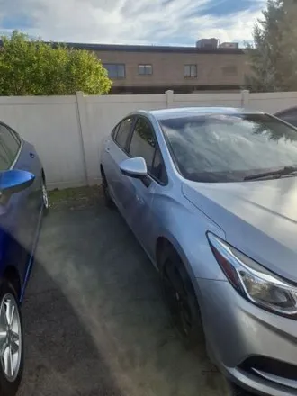 2017 Chevrolet Cruze photo 2