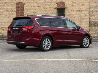 2019 Chrysler Pacifica photo 7