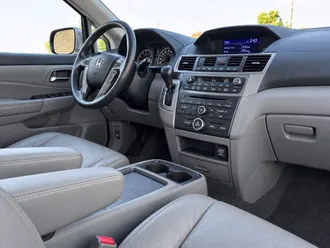 2011 Honda Odyssey photo 4