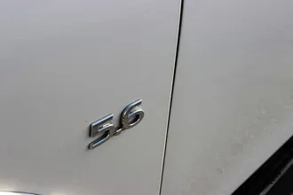 2017 INFINITI QX80 photo 2