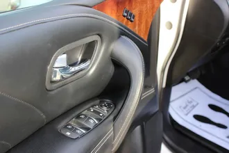 2017 INFINITI QX80 photo 7