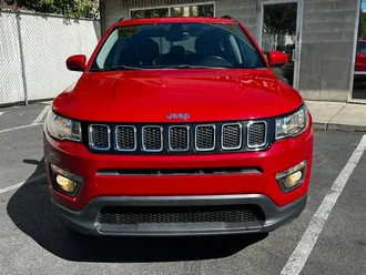 2017 Jeep Compass Latitude photo 2