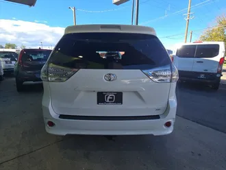 2016 Toyota Sienna photo 5