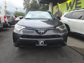 2017 Toyota RAV4 photo 2