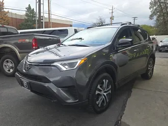 2017 Toyota RAV4 photo 3