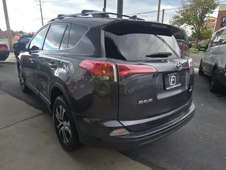 2017 Toyota RAV4 photo 6