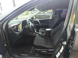 2017 Toyota RAV4 photo 7