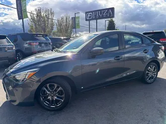 2019 Toyota Yaris photo 2
