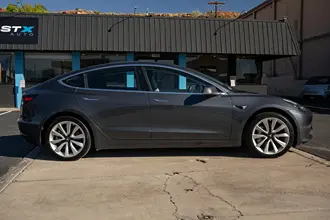2018 Tesla Model 3 photo 4