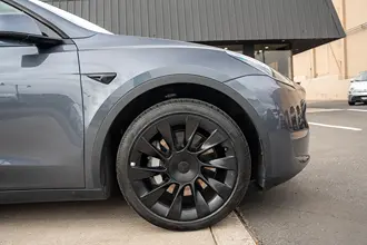 2020 Tesla Model Y photo 3