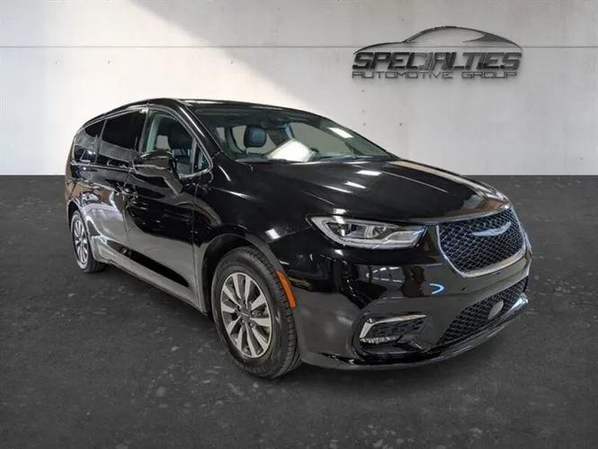 2024 Chrysler Pacifica Plug-In Hybrid Select