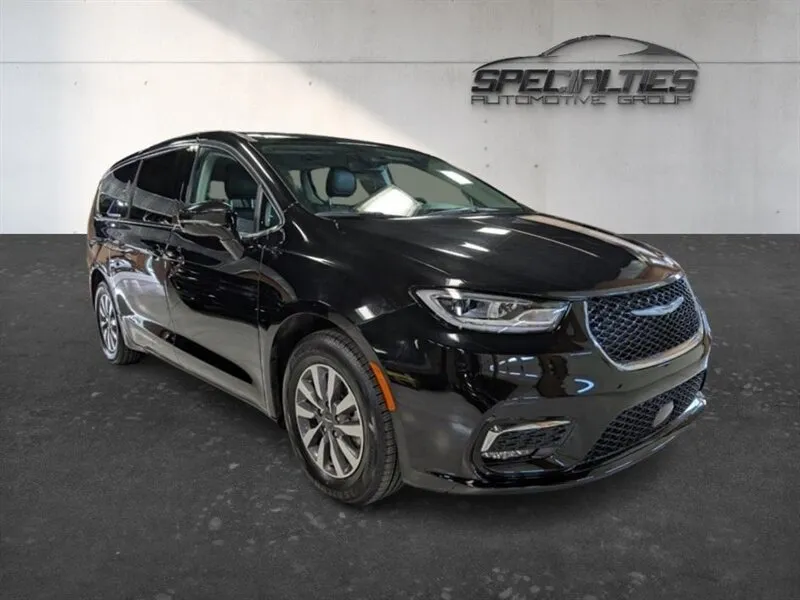 2024 Chrysler Pacifica Plug-In Hybrid Select