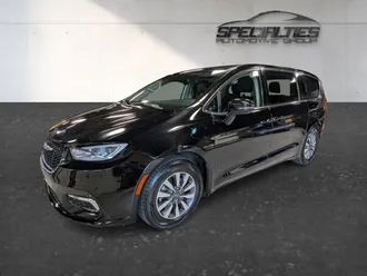 2024 Chrysler Pacifica Plug-In Hybrid Select photo 5