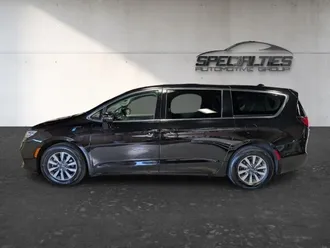 2024 Chrysler Pacifica Plug-In Hybrid Select photo 7