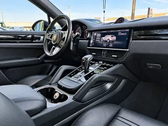 2020 Porsche Cayenne Coupe photo 4