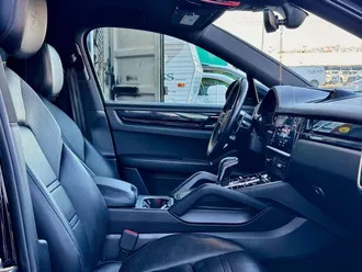 2020 Porsche Cayenne Coupe photo 7