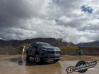 2027 Chevrolet Equinox photo 2