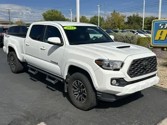 2022 Toyota Tacoma 4WD photo 2