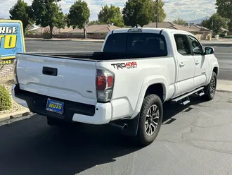 2022 Toyota Tacoma 4WD photo 4