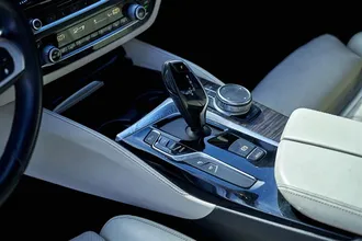 2019 BMW 5 SERIES photo 2