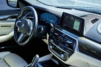 2019 BMW 5 SERIES photo 7