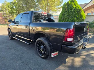 2017 RAM 1500 photo 3
