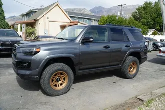 2019 Toyota 4Runner photo 2