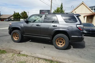 2019 Toyota 4Runner photo 3