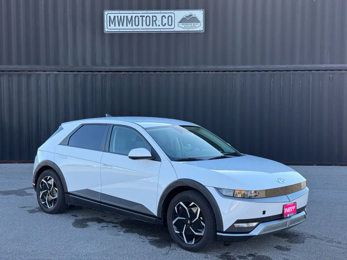 2024 Hyundai IONIQ 5 SEL