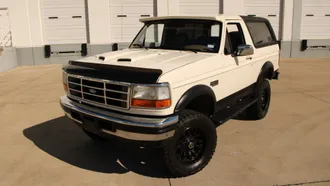 1995 Ford Bronco photo 2