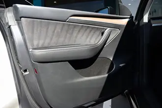 Model Y 16