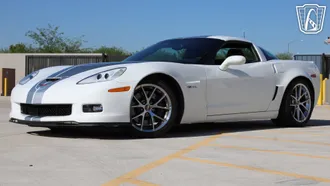 2013 Chevrolet Corvette photo 2