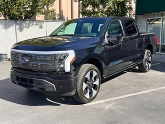 2023 Ford F-150 Lightning Platinum photo 3